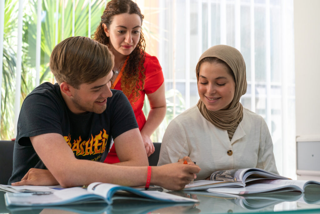 Studenti internazionali che studiano l'inglese a Malta