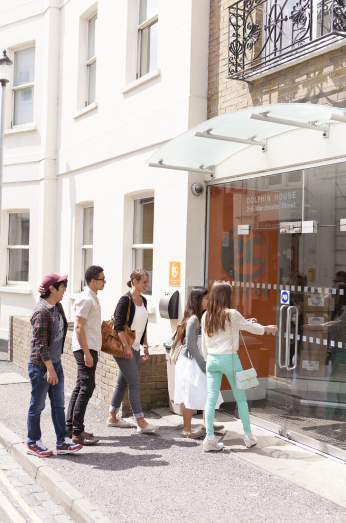 Ingresso dell'edificio - Scuola di inglese EC Brighton