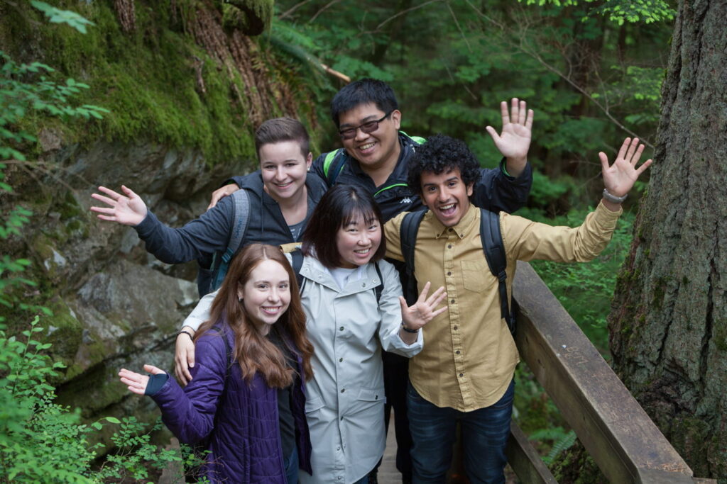Studenti in gita a Vancouver per fare escursioni