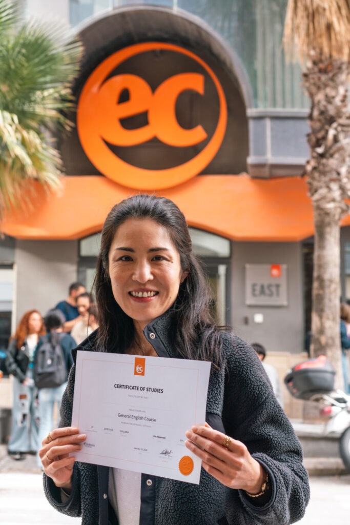 Studente EC Malta 30+ con certificato di frequenza del corso
