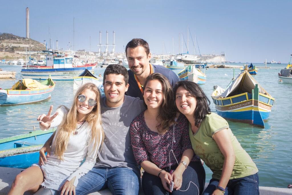 Gli studenti dell'EC Malta in visita a Marsaxlokk