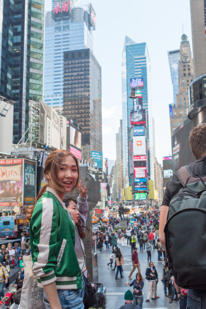 Uno studente dell'EC NY a Times Square